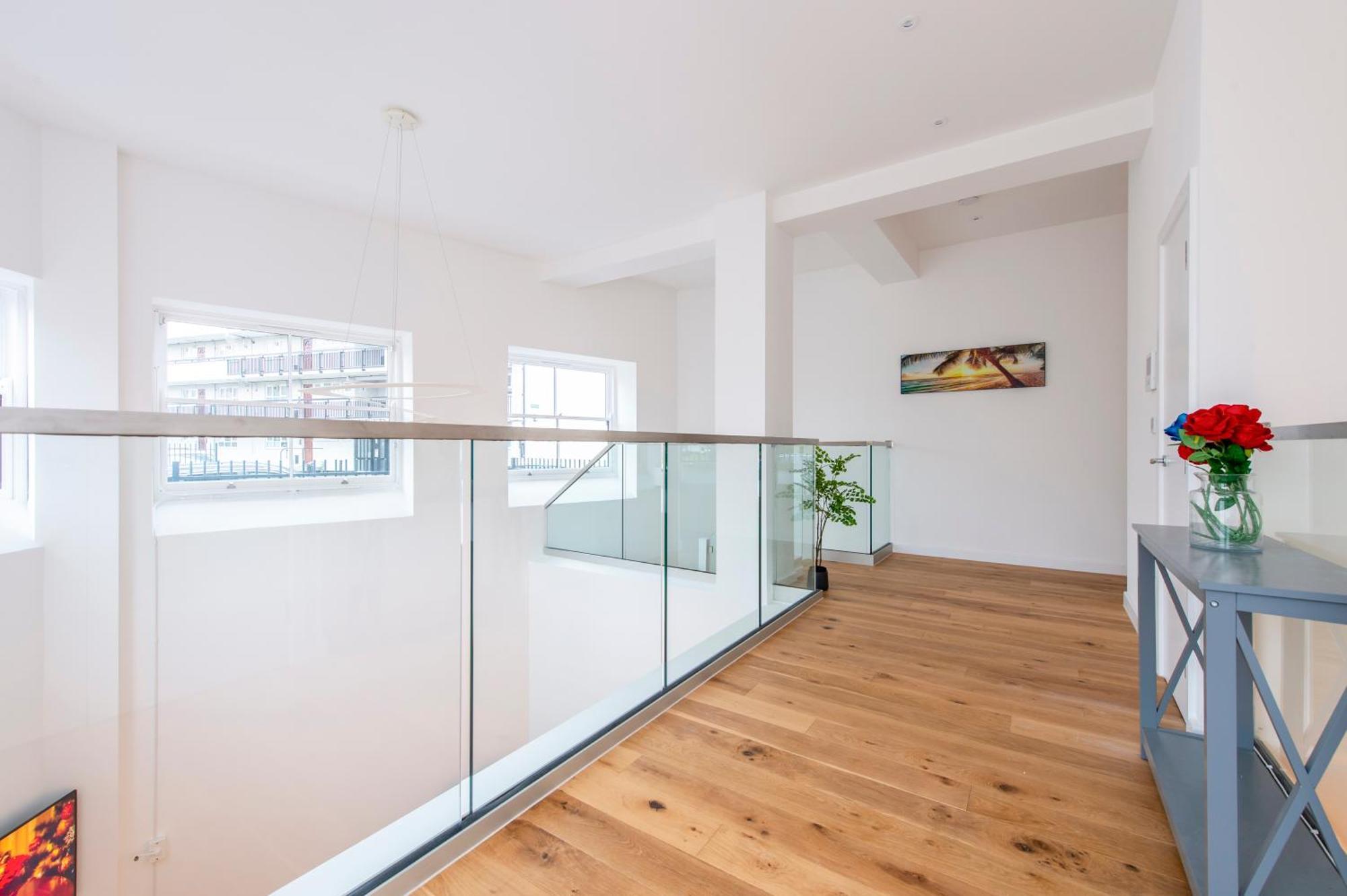 לונדון Exquisite 3Br Duplex Period Conversion, Air-Con & Amenities מראה חיצוני תמונה