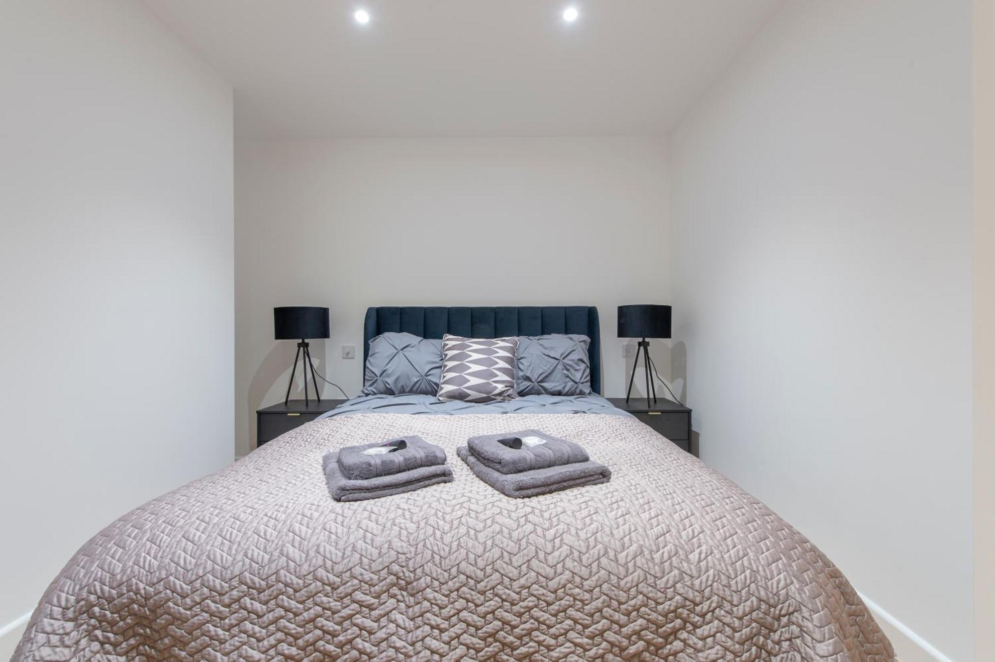 לונדון Exquisite 3Br Duplex Period Conversion, Air-Con & Amenities מראה חיצוני תמונה