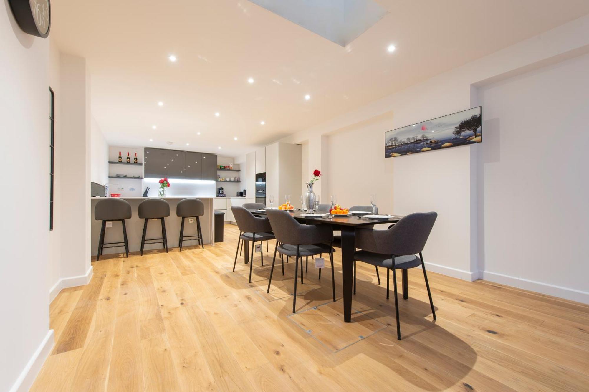 לונדון Exquisite 3Br Duplex Period Conversion, Air-Con & Amenities מראה חיצוני תמונה
