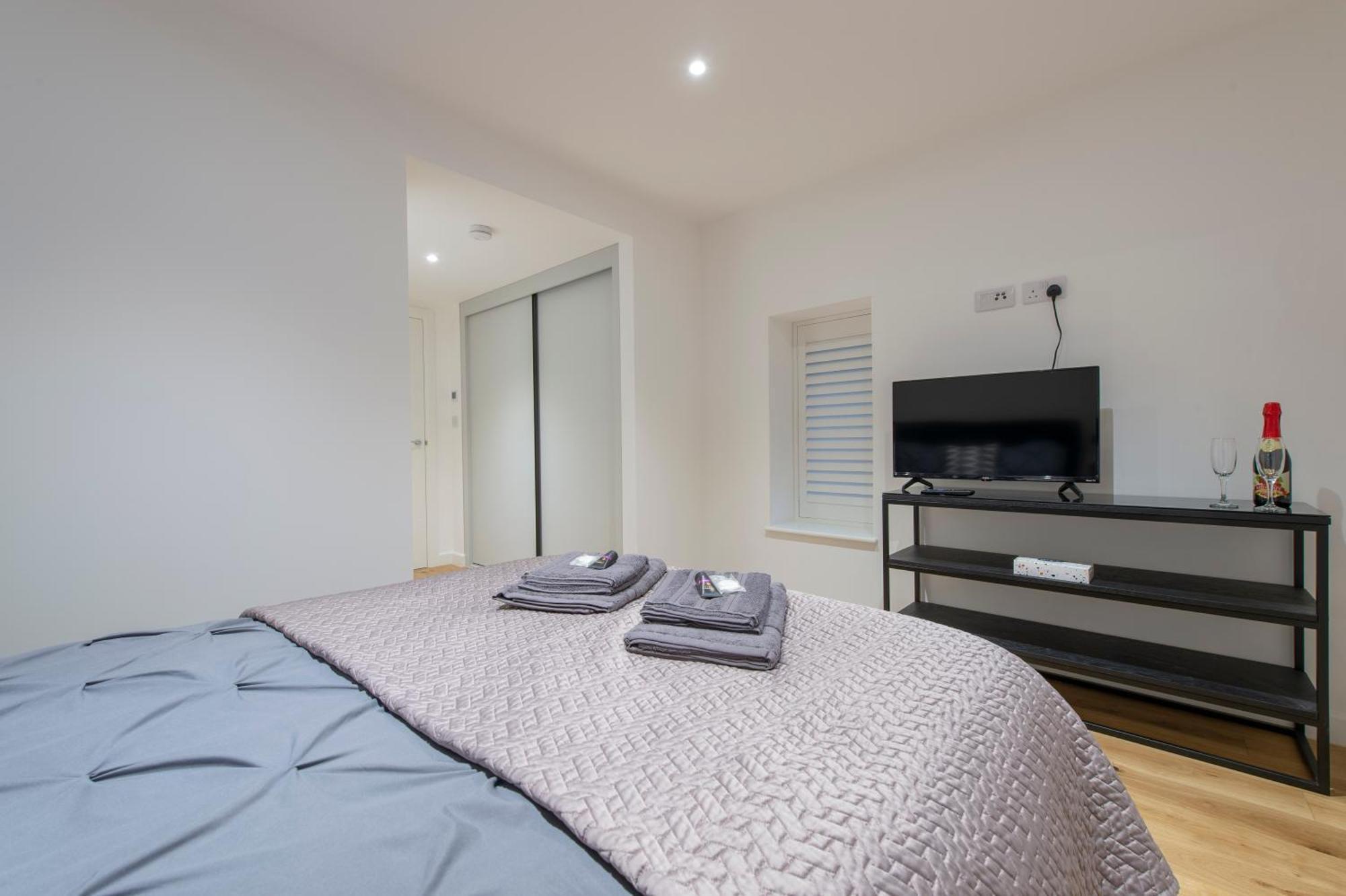 לונדון Exquisite 3Br Duplex Period Conversion, Air-Con & Amenities מראה חיצוני תמונה